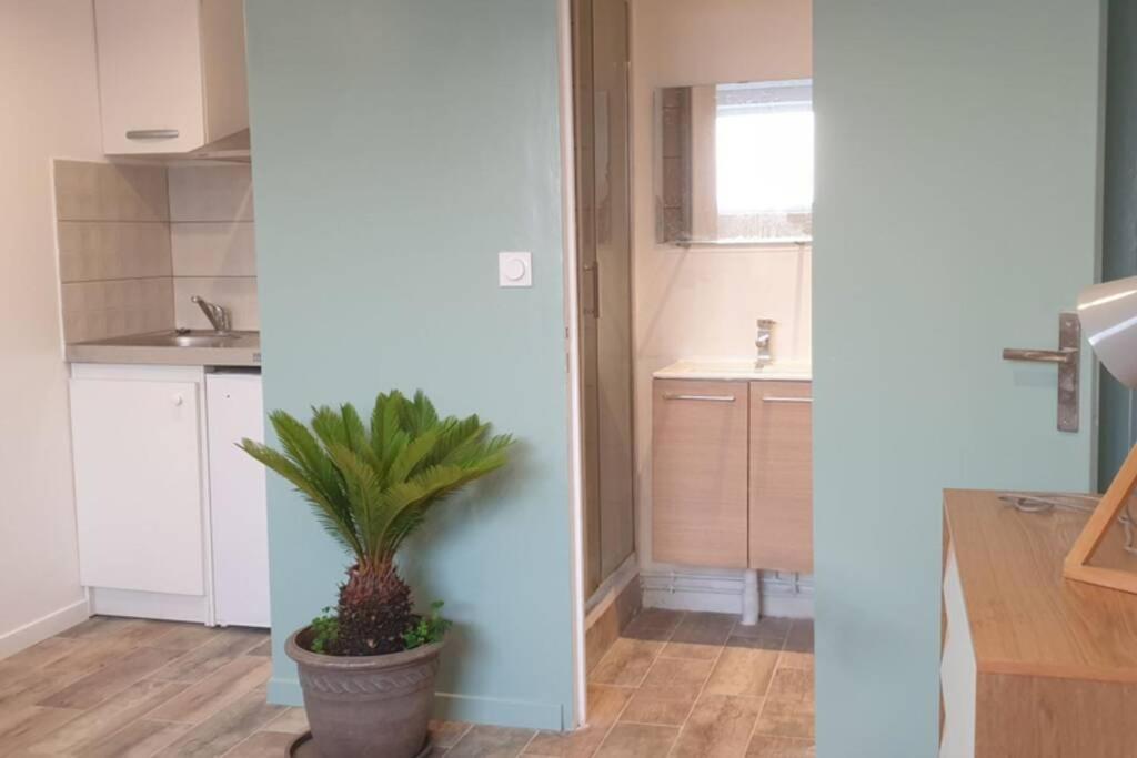 Meudon: Adorable Studio Tout Equipe, Neuf Et Calme 외부 사진